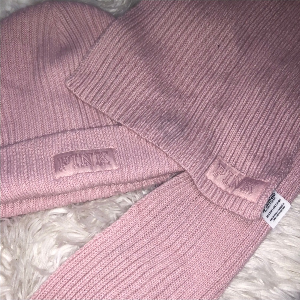 PINK Victoria’s Secret beanie + scarf gift set - Picture 2 of 3